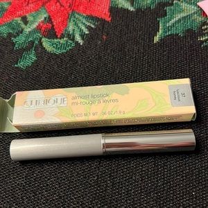 Clinique almost Lipstick, Color Lucious Honey.